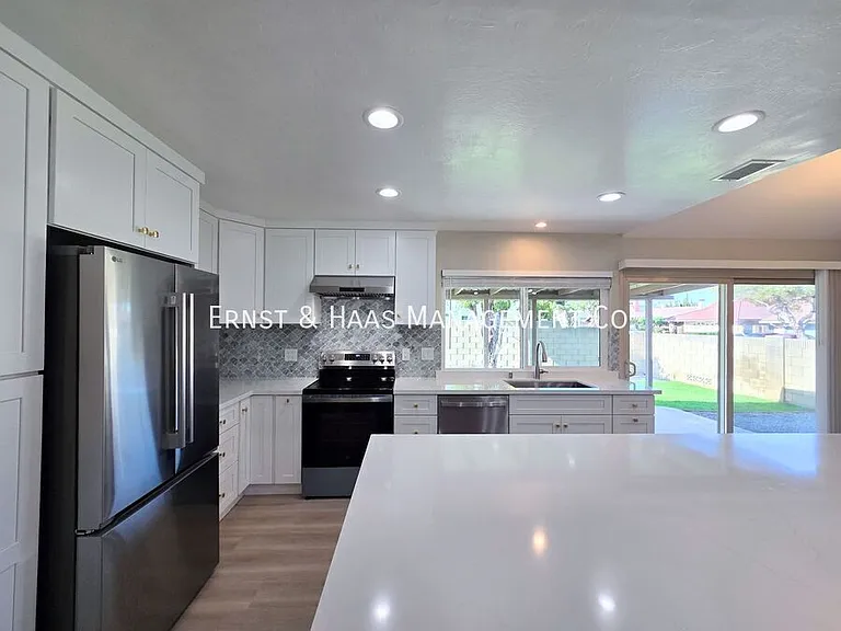 13118 Carolyn St — Photo 11