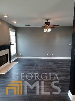 4th image of 503 Shades Walk