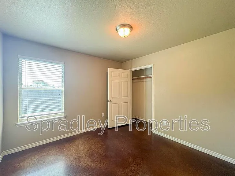 1513 Brady Way — Photo 8