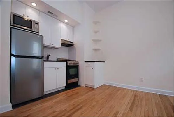 Rented by Buchbinder & Warren | media 15