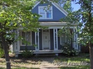 400 E Poplar St, Taylorville, IL 62568