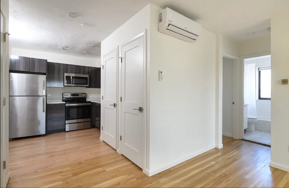 2 bed, 880 sqft, $3,600 — Photo 1