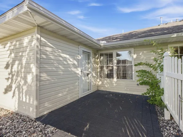 1067 Blackbird Trl SW #8, Hutchinson, MN 55350
