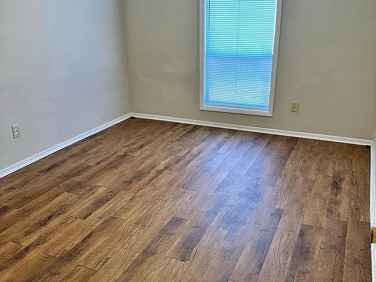 138 Village Ct — Photo 7