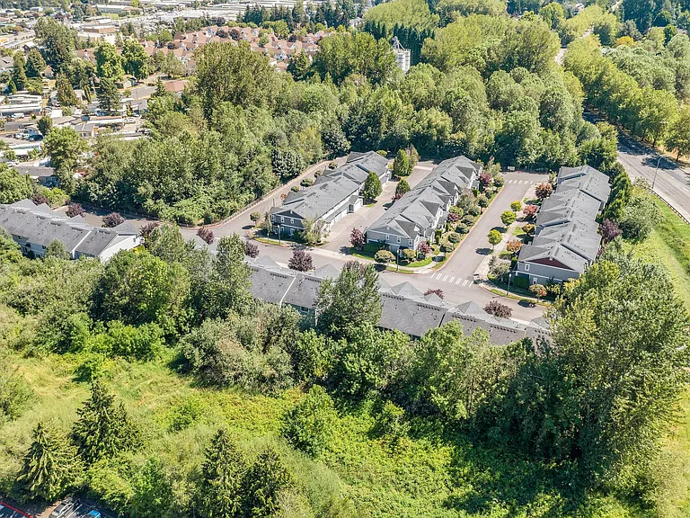 Watertree Place Townhomes — Photo 21
