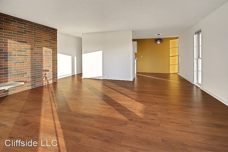 Fremont View 525 N Bowdoin Place Apartments Seattle, WA Zillow