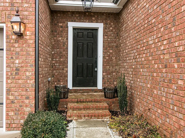 844 Jersey Dr — Photo 4