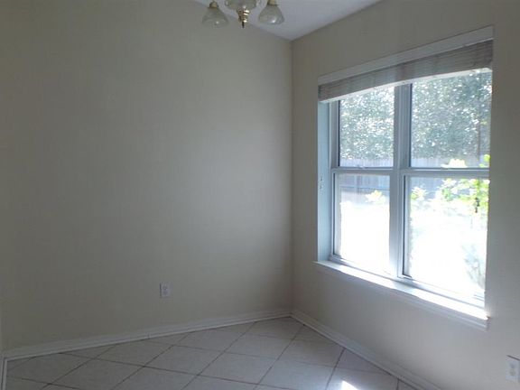 4th image of 519 Ard Dr