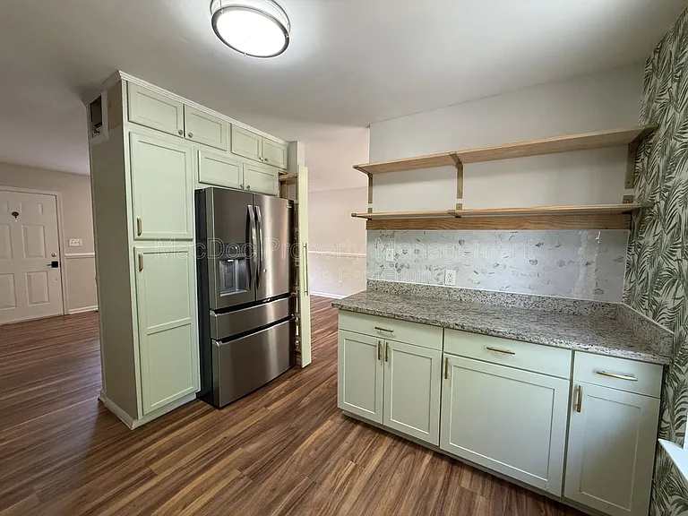10910 Chesterwood Dr — Photo 10