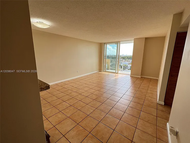 2350 NE 135th St #704 — Photo 10