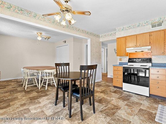 3rd image of 4717 Gull Rd APT 38