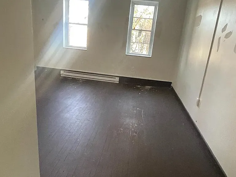 2723 W 3rd St — Photo 3