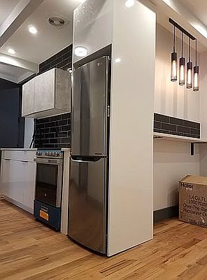 3rd image of 237 Montrose Ave #2R
