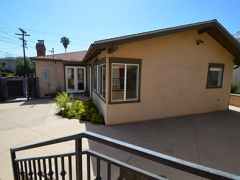 7033 Draper Ave — Photo 16