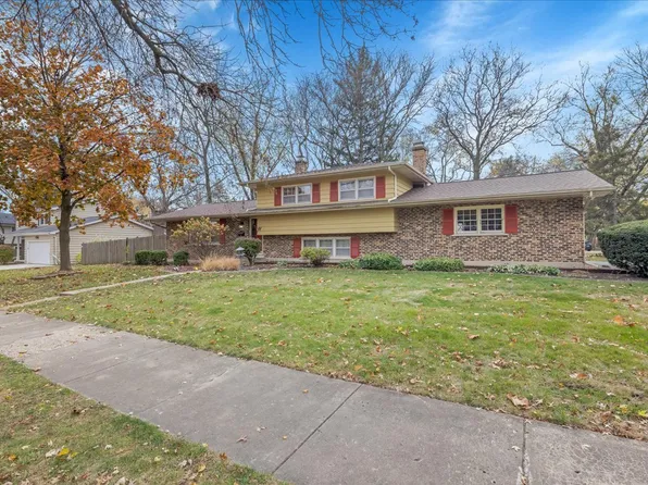 44 Bunting Ln, Naperville, IL 60565