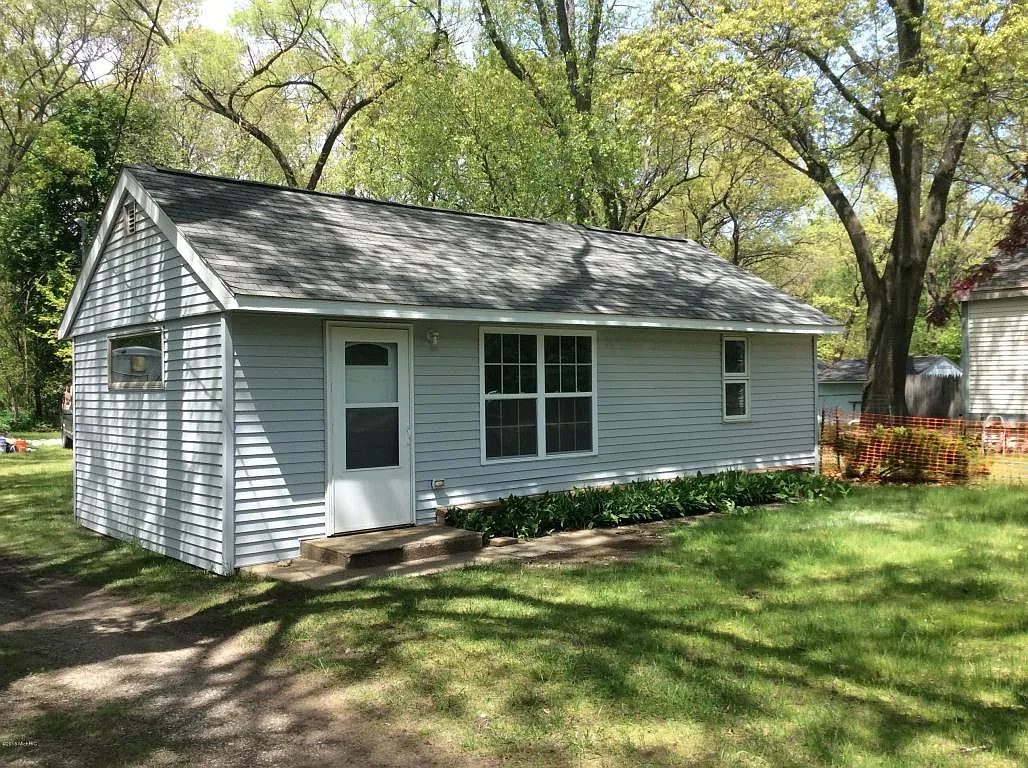 2745 Valk St photo 1