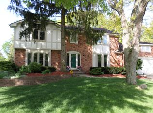 6467 Red Oak Dr, Troy, MI 48098