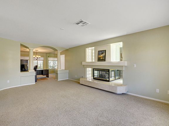 5th image of 9084 Claretta Dr