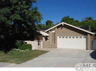912 Poppy Ln, Carlsbad, CA 92011