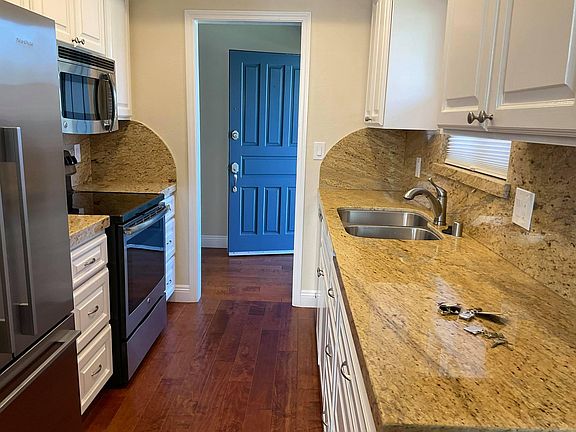 3rd image of 1380 Camino Peral