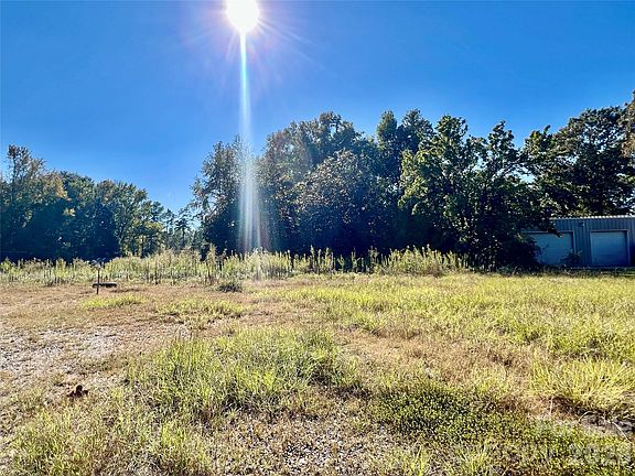4th image of 2488 Cane Mill Rd