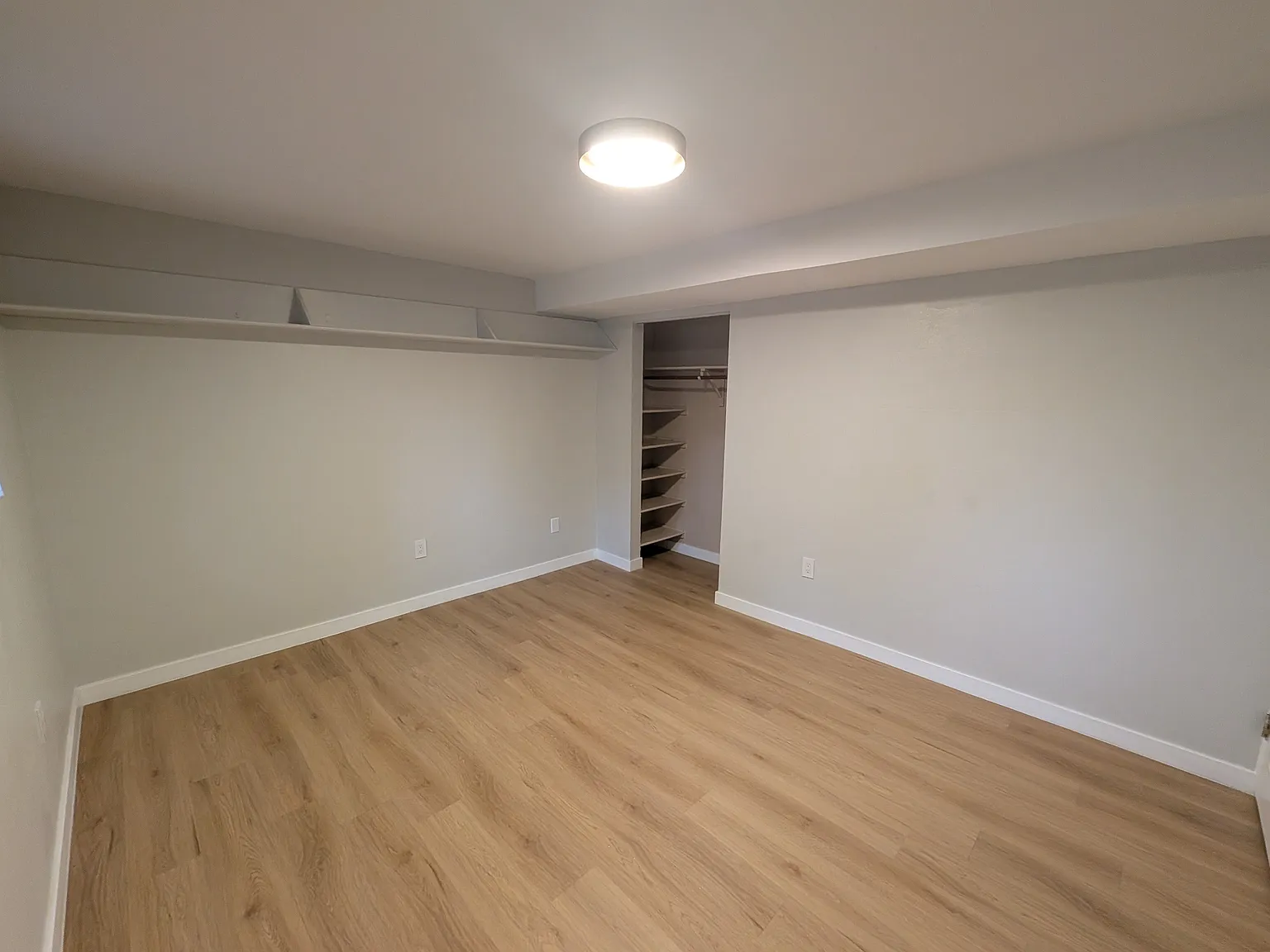 5 bed, 1730 sqft, $900 — Photo 3