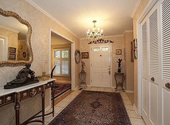 Nice bright open entry