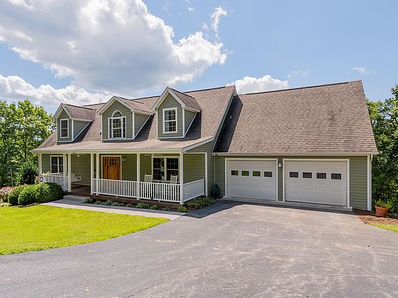 3rd image of 811 Southwoods Dr