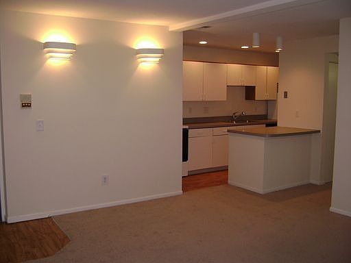 4th image of 395 S Grant Ave APT A