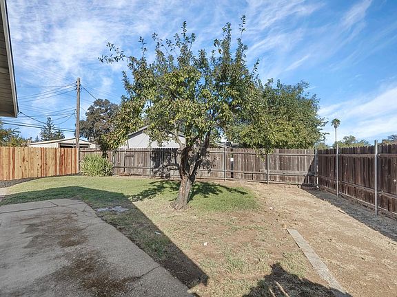 5th image of 8031 Lichen Dr