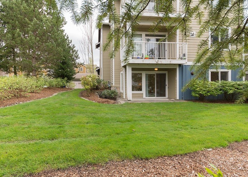 1st image of 710 240th Way SE #102