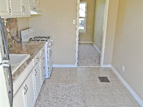 3rd image of 2505 Everitt Dr