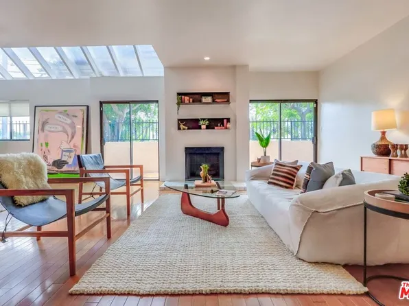 4555 Franklin Ave APT 3, Los Angeles, CA 90027