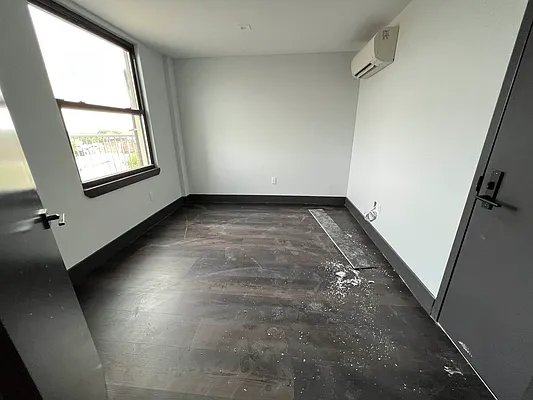 Rented by Delmark Realty LLC | media 44