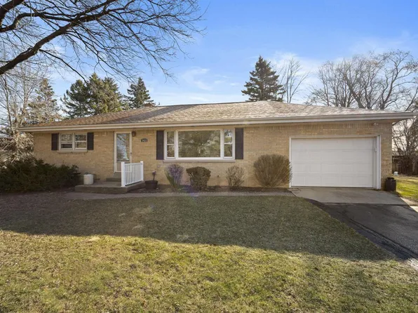 3920 Pilgrim ROAD, Brookfield, WI 53005