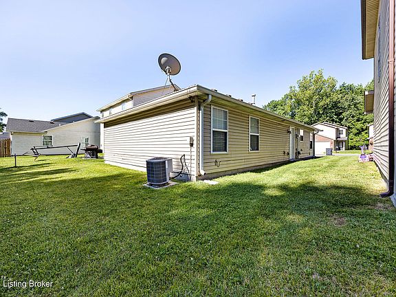 5th image of 6227 Valley Forest Dr