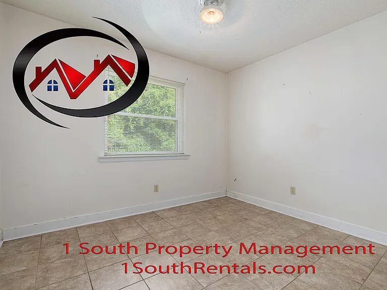 7470 Moffett Rd — Photo 3
