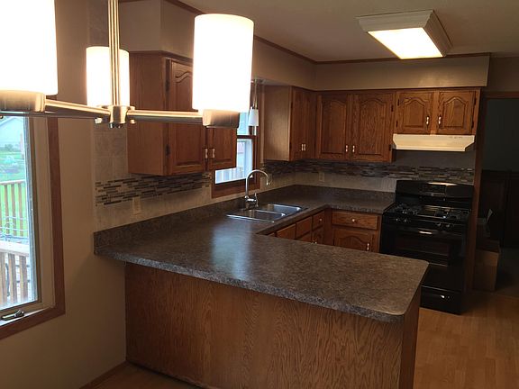 3rd image of 250 Karen Dr