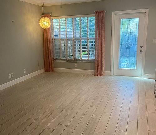 5th image of 2056 N Palm Cir #2