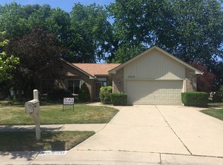 40430 Cove Ct, Plymouth, MI 48170