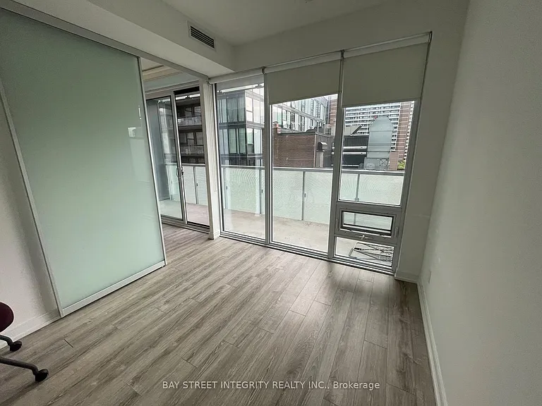 28 Wellesley St E #809 — Photo 18