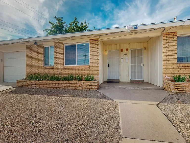 2423 Espanola St NE #C — Photo 24
