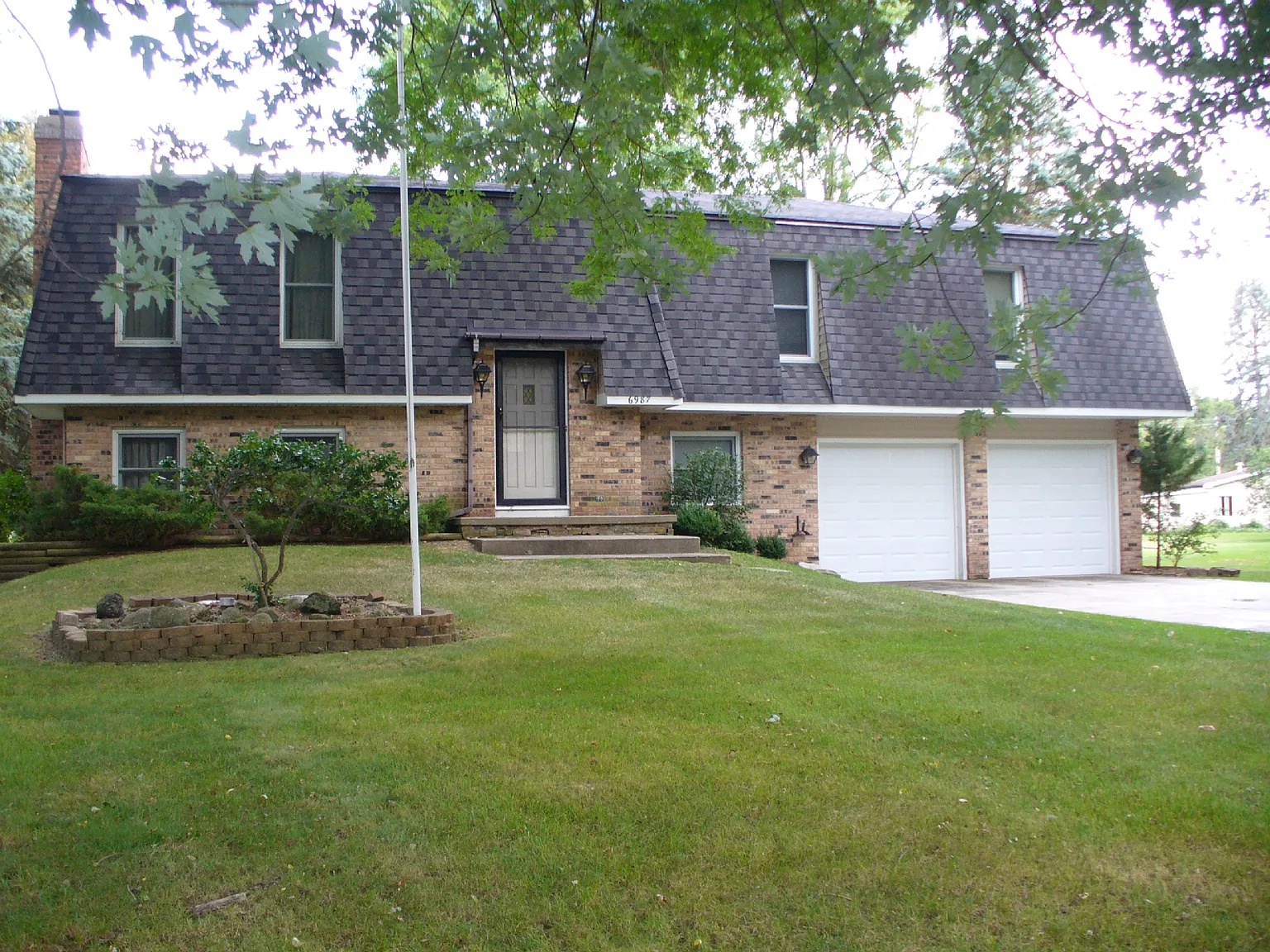 6987 Paddock Ln photo 1