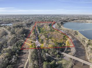 1076 S Pickensville Rd, Columbus, MS 39701