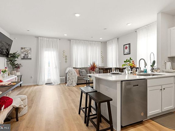 4th image of 58 Nelsons Way