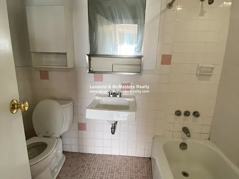 24 Mt. Vernon St apartment — Photo 27