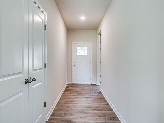 2nd image of 1049 Clubhouse Dr