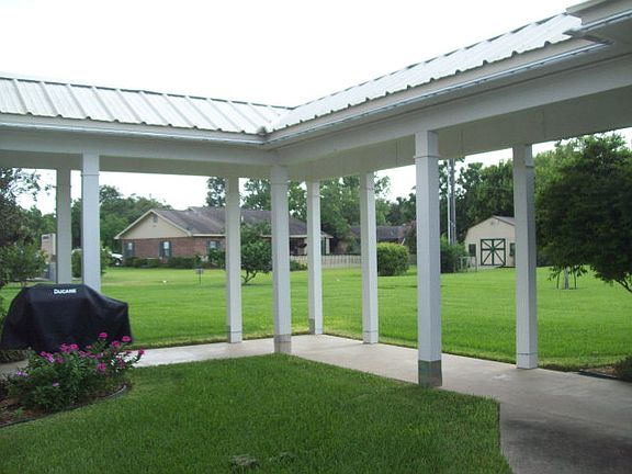 3rd image of 2209 E Bayshore Dr
