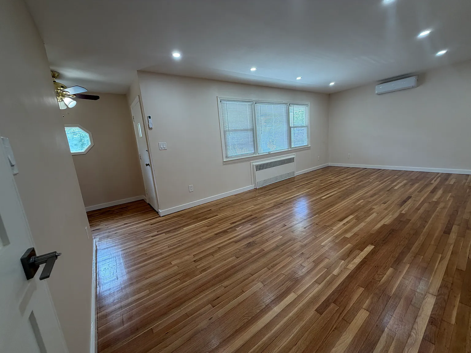 3 bed, $3,200 — Photo 3