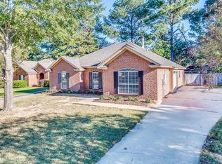 714 River Oaks Ct, Wetumpka, AL 36092